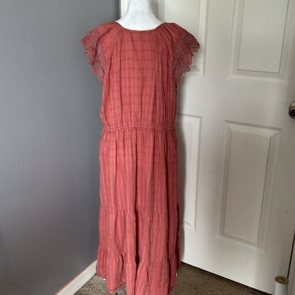 Old Navy maternity maxi lace dress size L - Picture 3 of 3